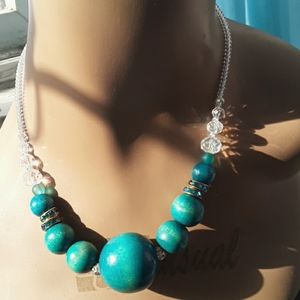 Lovely Teal Wood and Crystal Necklace Set🧚‍♂️